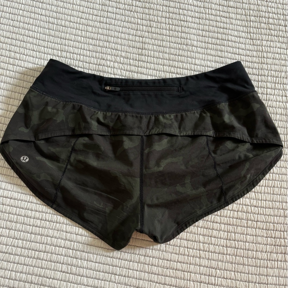 Camo Lululemon Speed Up shorts- size 6. Inseam 2.5